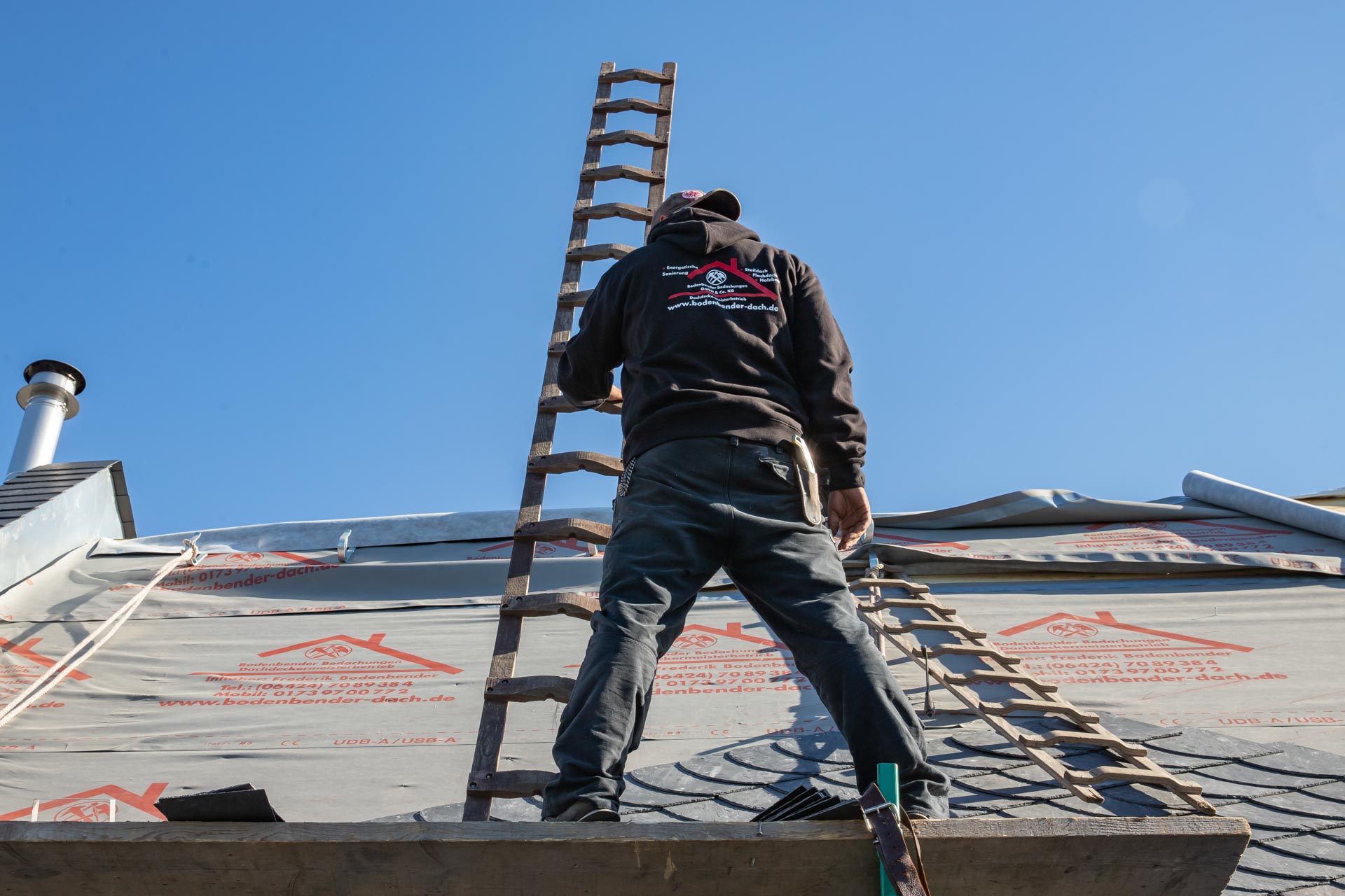 Dachdecker am arbeiten